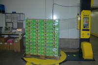 Fabrication des yaourts - Filmage des palettes de produits lactés